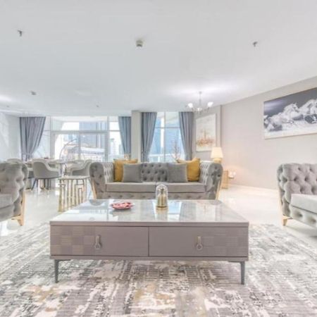 Luxurious 4-Bedroom Duplex Villa Apartment Near Jbr ดูไบ ภายนอก รูปภาพ